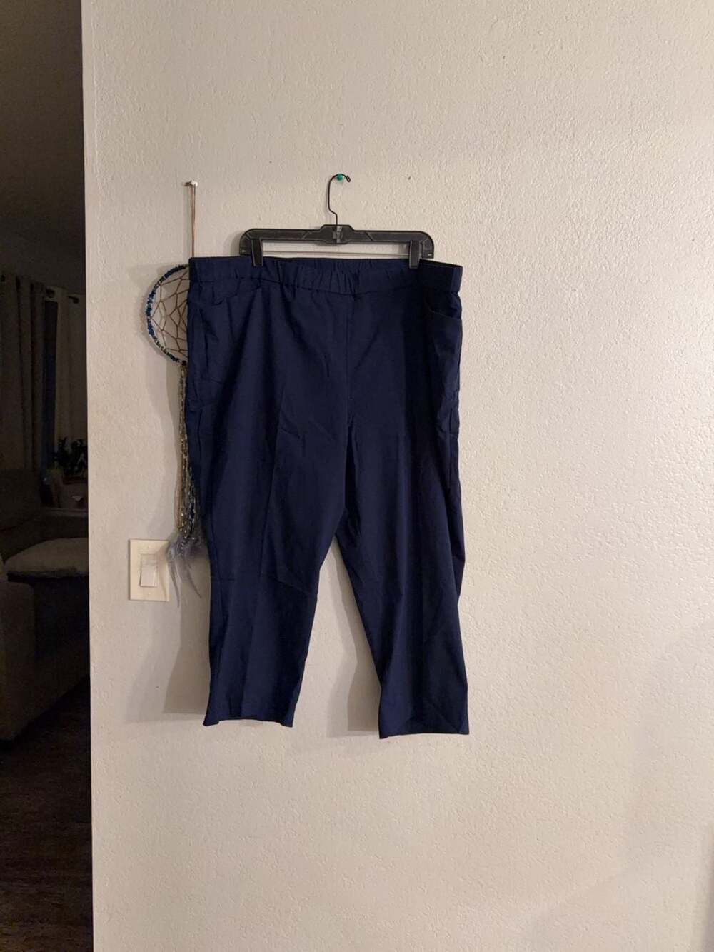 Susan Graver Women's Navy Blue Pull-On Crop Pants Size 28WP